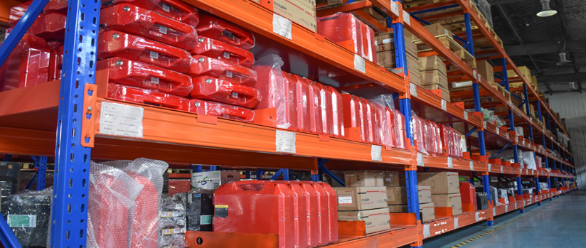 Почему литий-ионные батареи показывают лучшие результаты в условиях морозильных камер на складах?